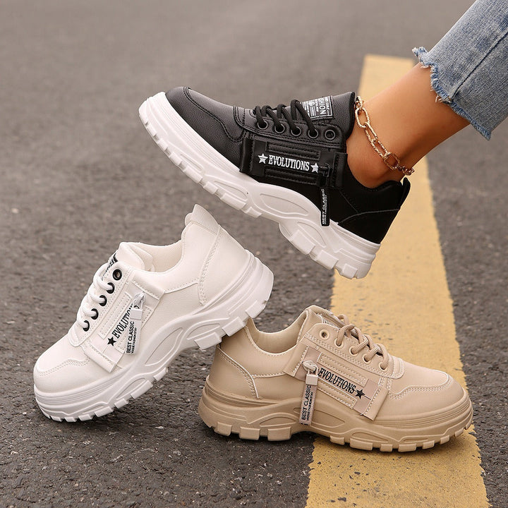 Damesschoenen in urban stijl met dikke zool en zijsluiting - Camila