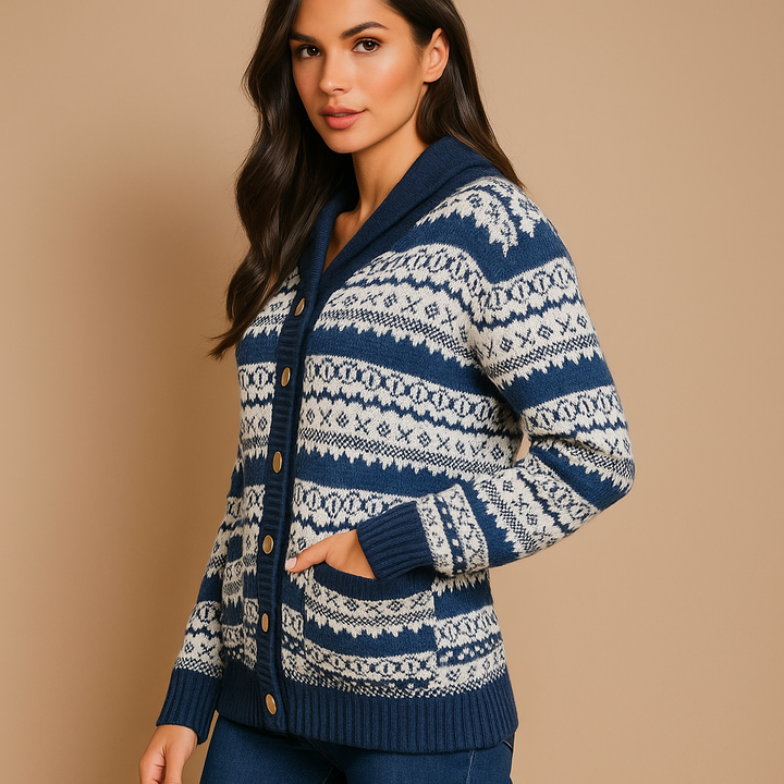 Gebreid damesvest winterpatroon met knopen vooraan - Ingrid