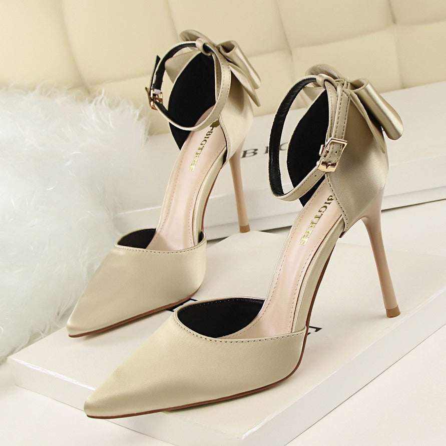 Damesschoenen met lakleren hak en metallic detail - Adriana