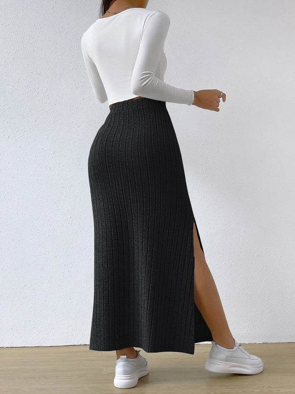 Gebreide rok met zijsplit comfortabel en verfijnd, ideaal voor een casual en moderne look