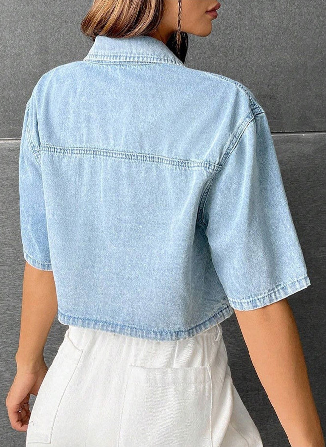 Nonchalant kort denim damesoverhemd met zakje voor - Emilia