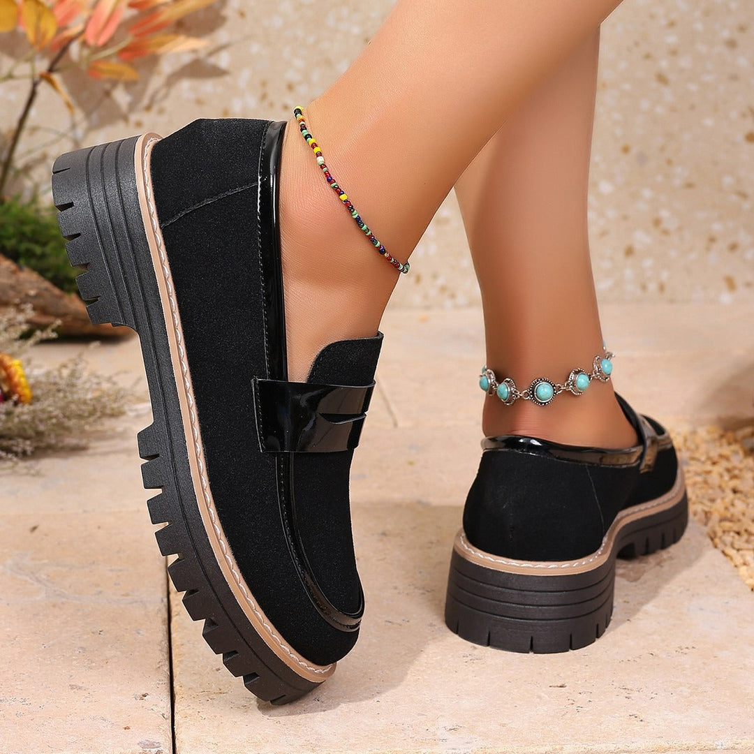 Damesschoenen met matte afwerking en dikke plateauzool - Rebeca