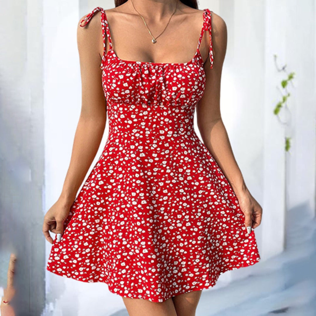 Korte damesjurk met bloemen en ruches in zomerstijl - Amalia
