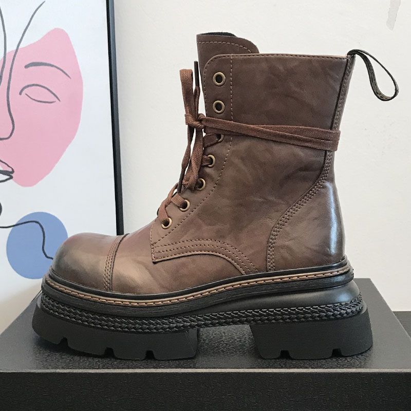 Korte dameslaarzen met stevige zool en zijrits - Elviora