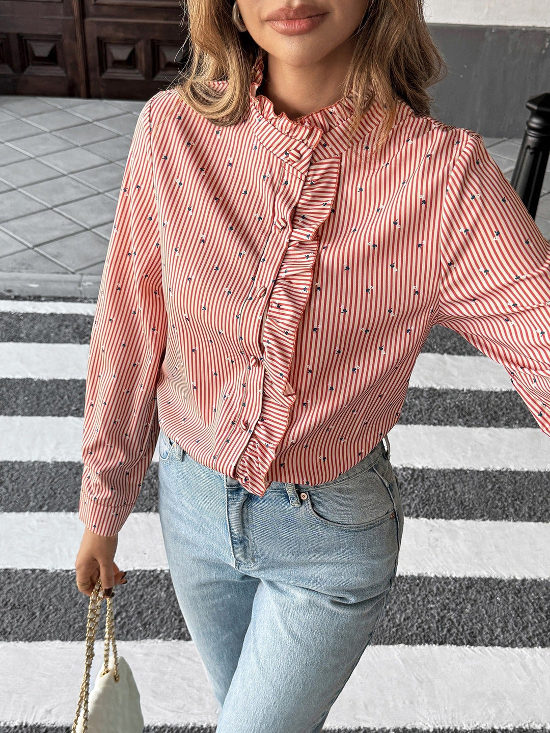 Damesblouse met lange mouwen, ruches en hoge hals - Lorena