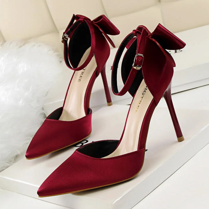 Damesschoenen met lakleren hak en metallic detail - Adriana