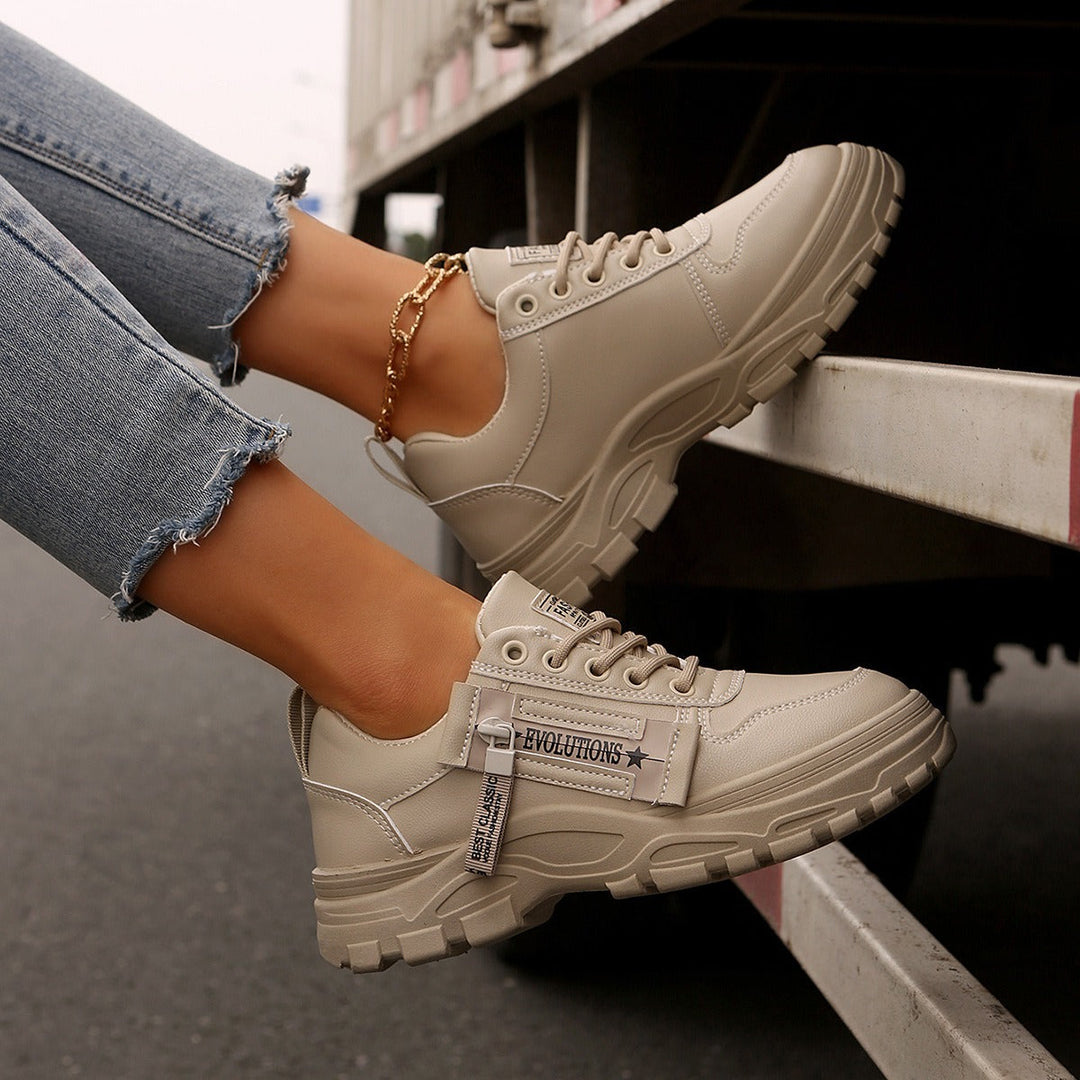 Damesschoenen in urban stijl met dikke zool en zijsluiting - Camila