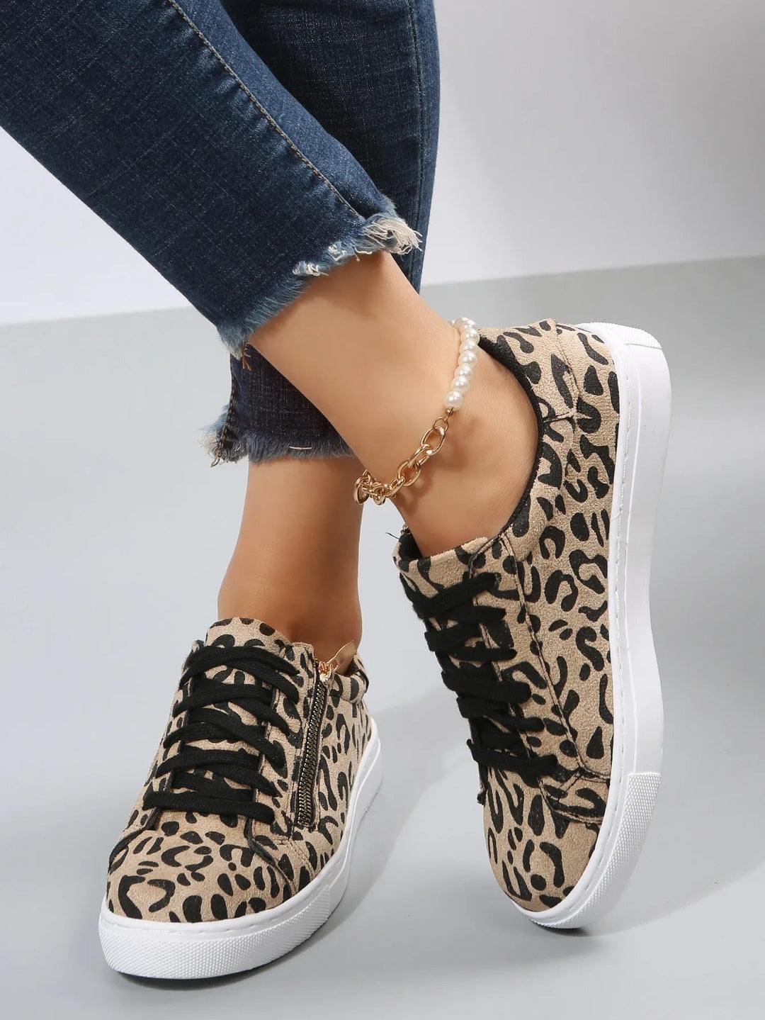 Casual damesschoenen met dierenprint en zijrits - Camila