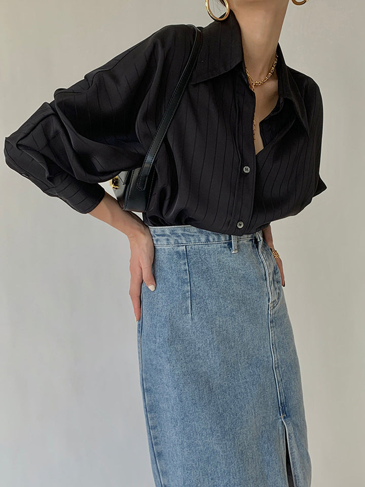 Clara - Oversized shirt met hoge kraag en knopen