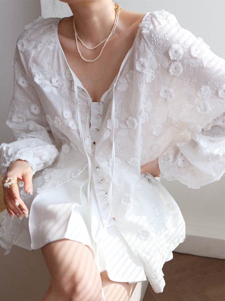 Sophie - Oversized semi-transparante geborduurde bloemenblouse