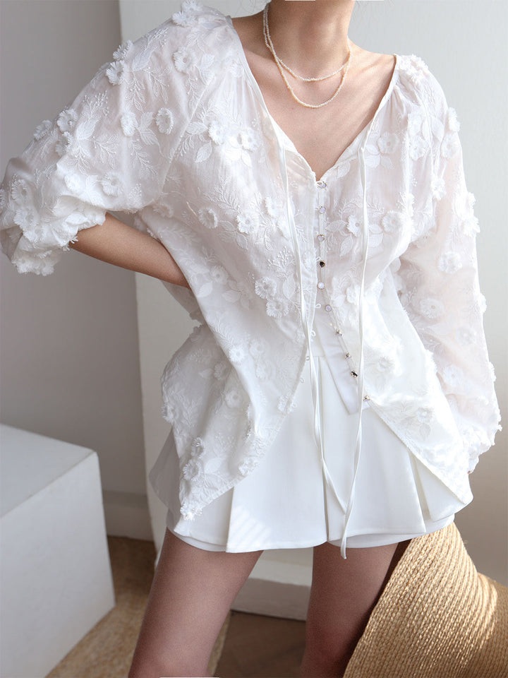 Sophie - Oversized semi-transparante geborduurde bloemenblouse