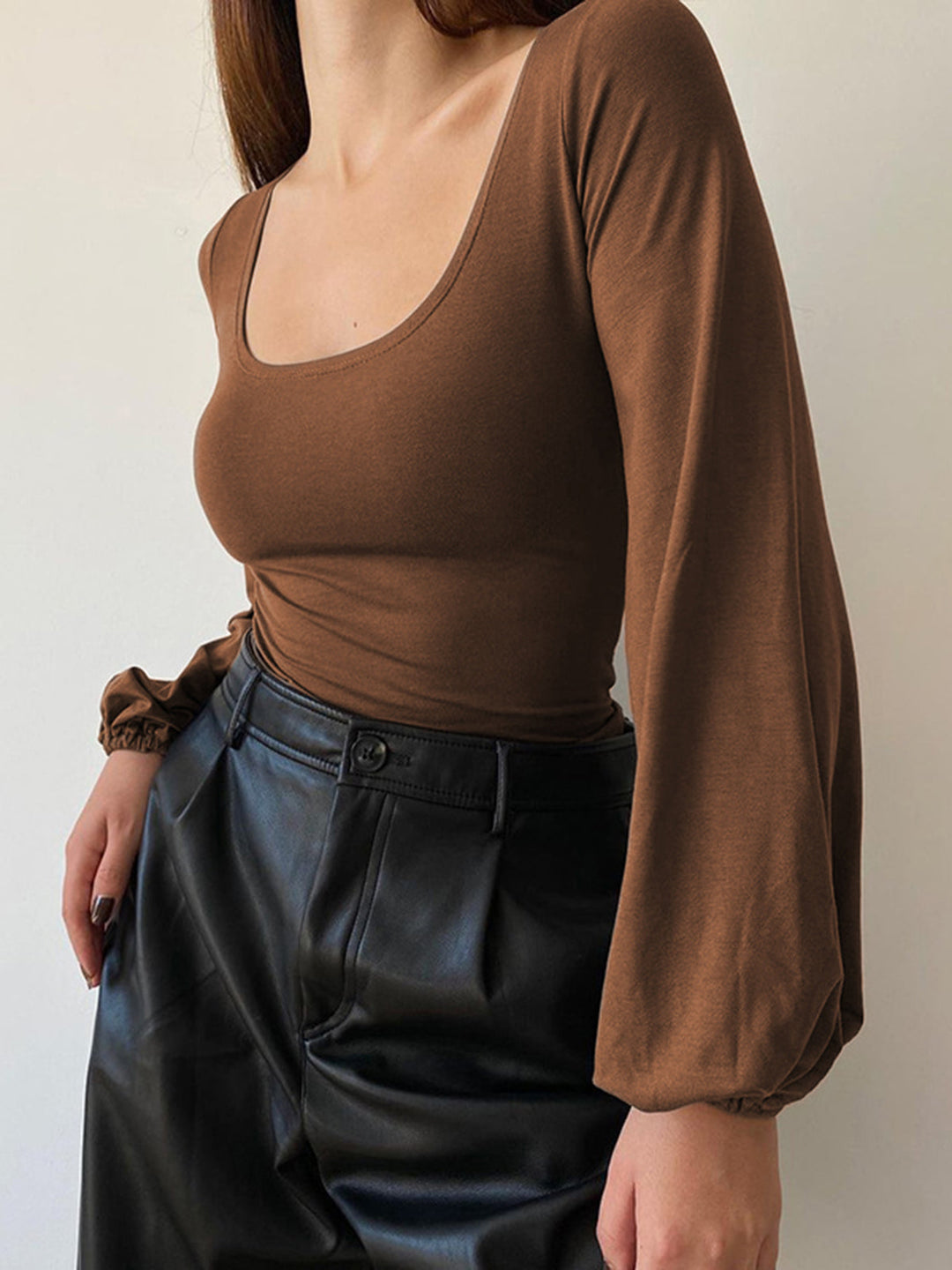 Alexa - Vierkante hals blouse met pofmouwen
