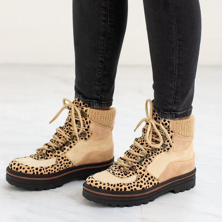 Dameslaarzen met verstevigde structuur en vetersluiting - Ismarie