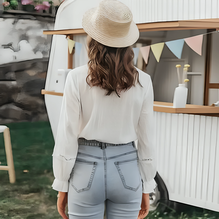 Elegante blouse met lange mouwen en kanten details - Lotta