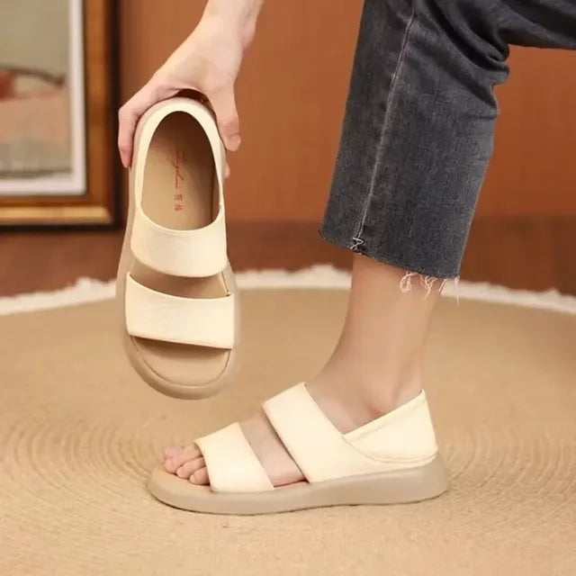 Calista - Eigentijdse slippers met gekruist ontwerp