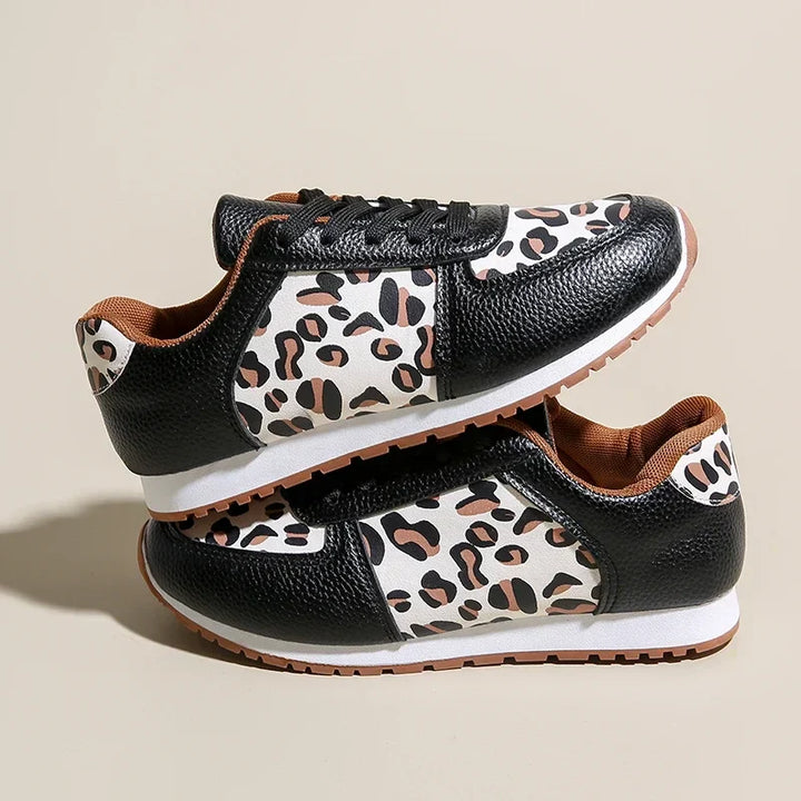 Sneaker met luipaardpanelen - Lana
