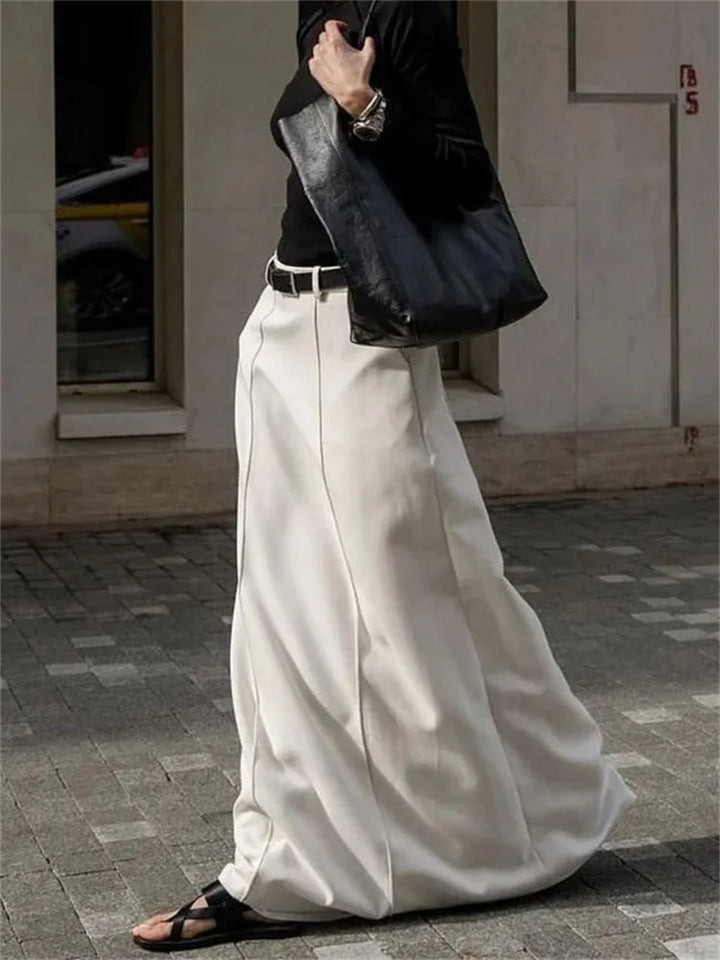 Elegante H-uitgesneden rok met een eenvoudig en verfijnd ontwerp, perfect voor een klassieke en geraffineerde look