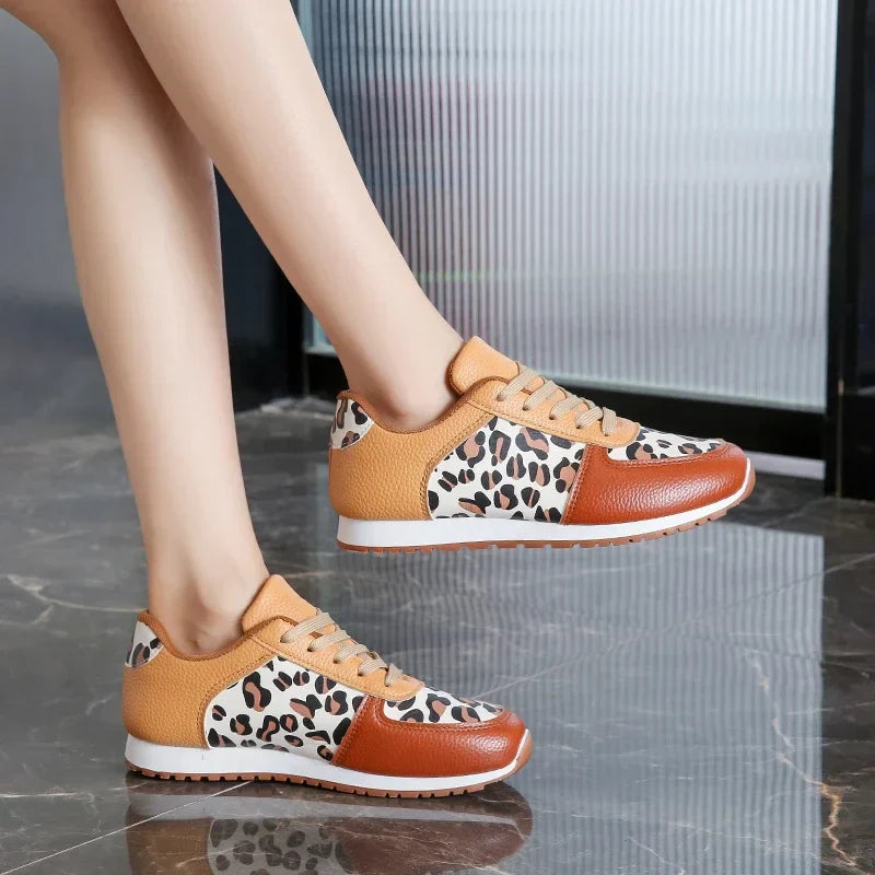 Sneaker met luipaardpanelen - Lana