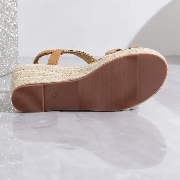 Loretta - Dames sandalen met strass-versiering en sleehak
