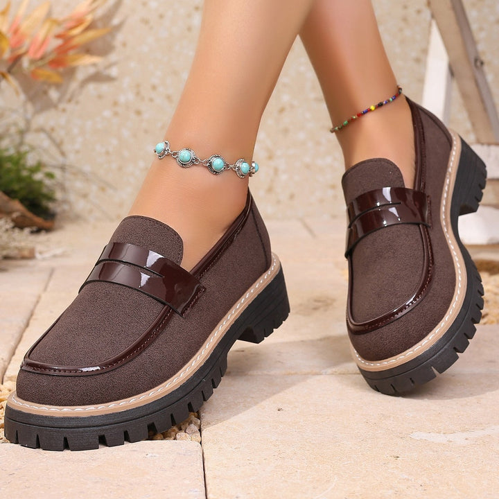 Damesschoenen met matte afwerking en dikke plateauzool - Rebeca