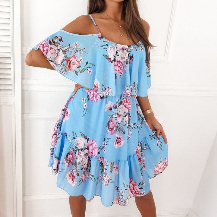 Korte chiffon jurk met bloemen, ruches en blote schouders - Emilia