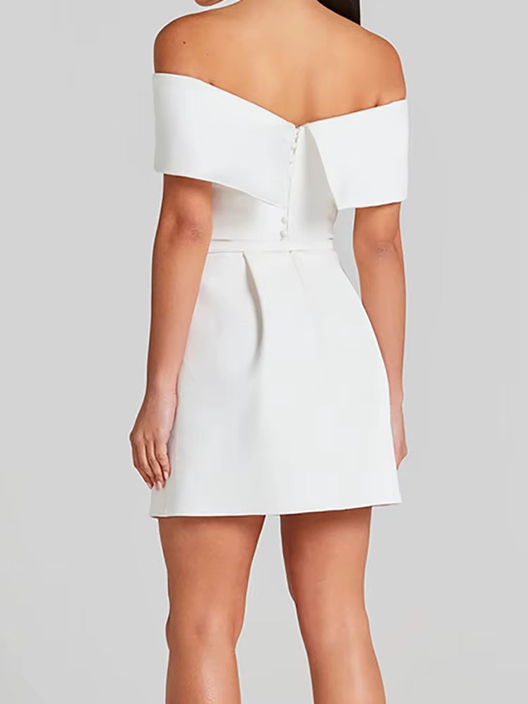 Kort damesjurkje met geplooide bardothals lila elegant - Liora