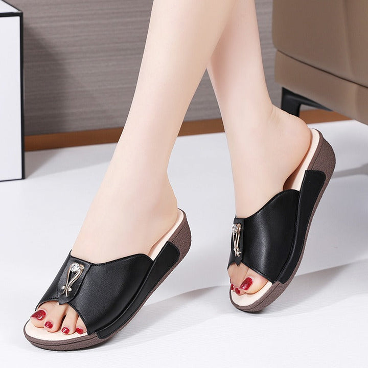 Damessandalen van synthetisch leer met metallic detail - Elena