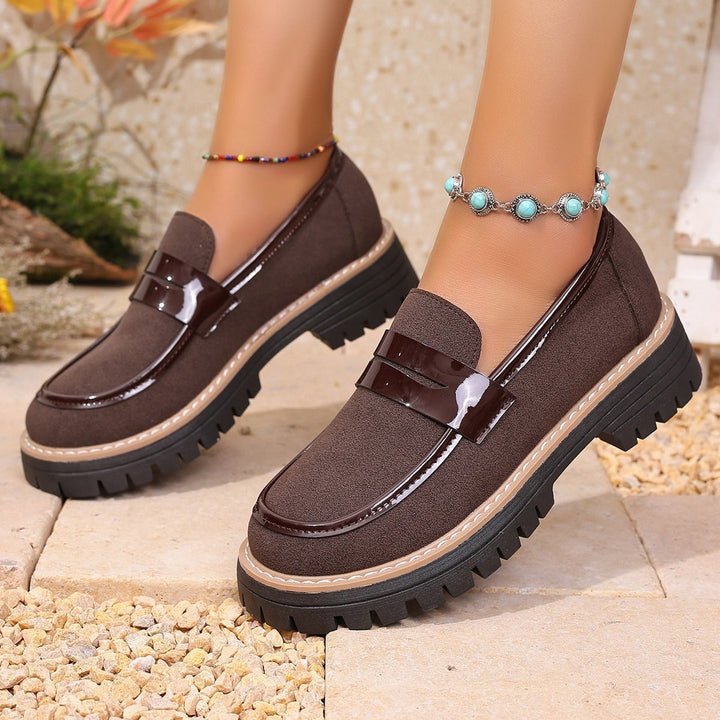 Damesschoenen met matte afwerking en dikke plateauzool - Rebeca
