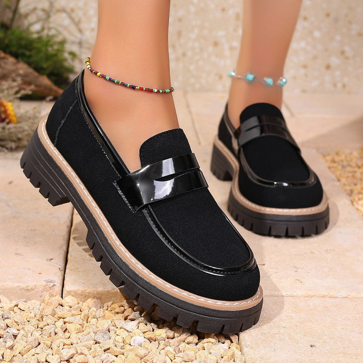 Damesschoenen met matte afwerking en dikke plateauzool - Rebeca