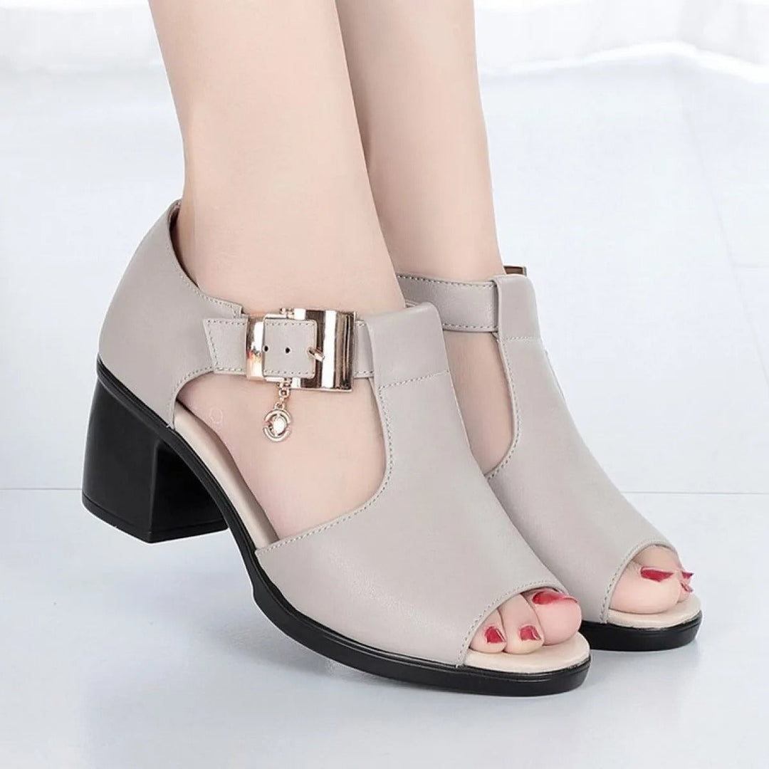 Sandalen met middenhak en decoratieve gesp - Elara