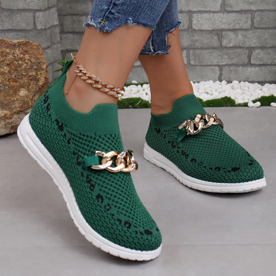 Damesschoenen van ademende stof met decoratieve ketting - Mariela