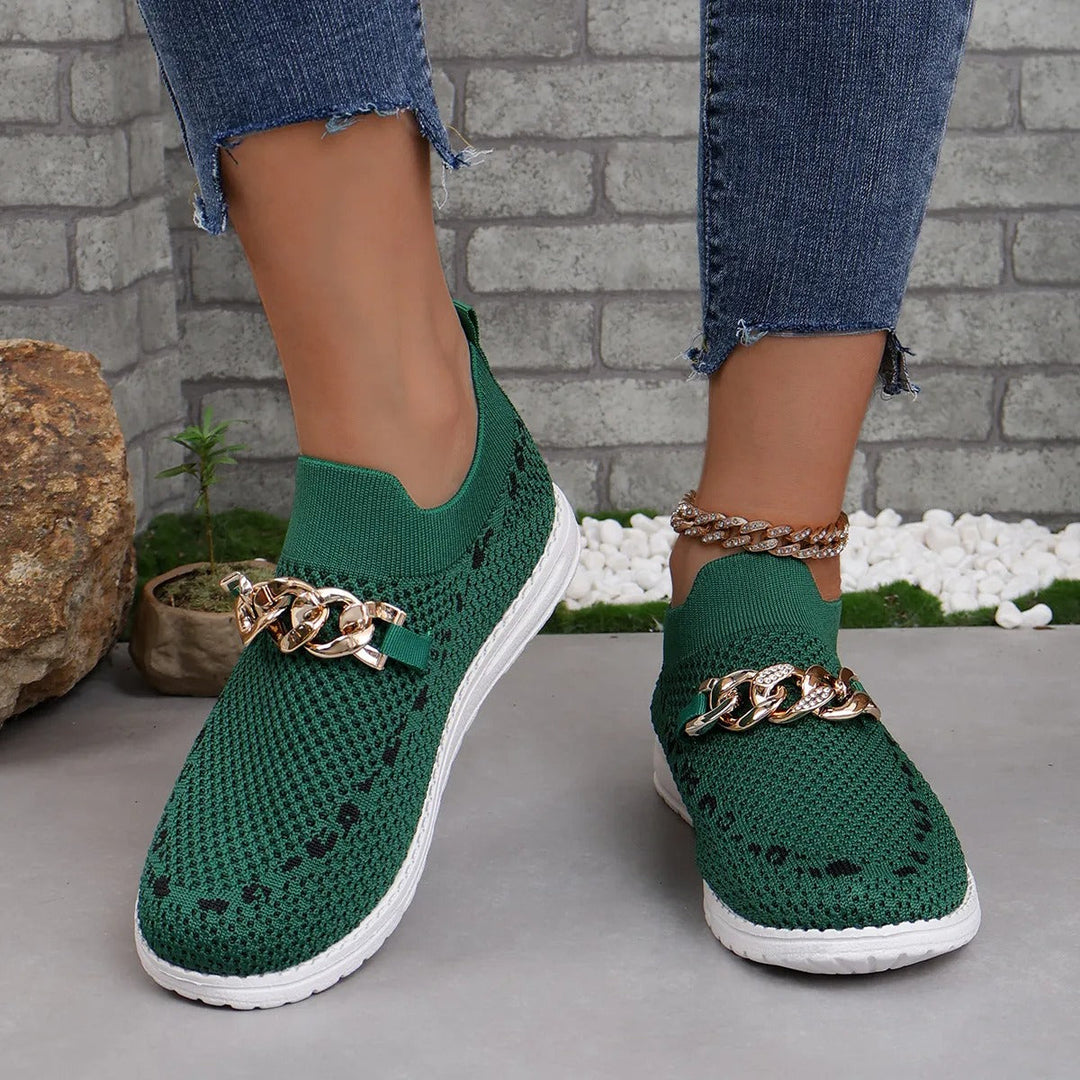 Damesschoenen van ademende stof met decoratieve ketting - Mariela