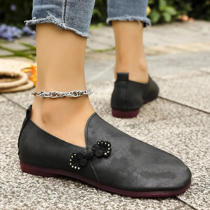 Platte damesloafers in retrostijl met handgemaakt borduurwerk - Elena