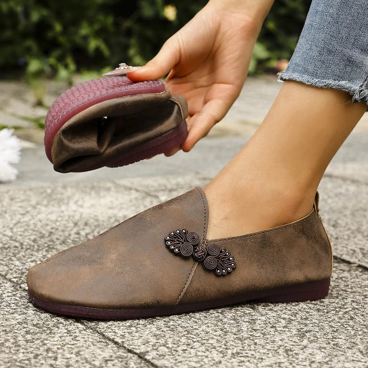 Platte damesloafers in retrostijl met handgemaakt borduurwerk - Elena