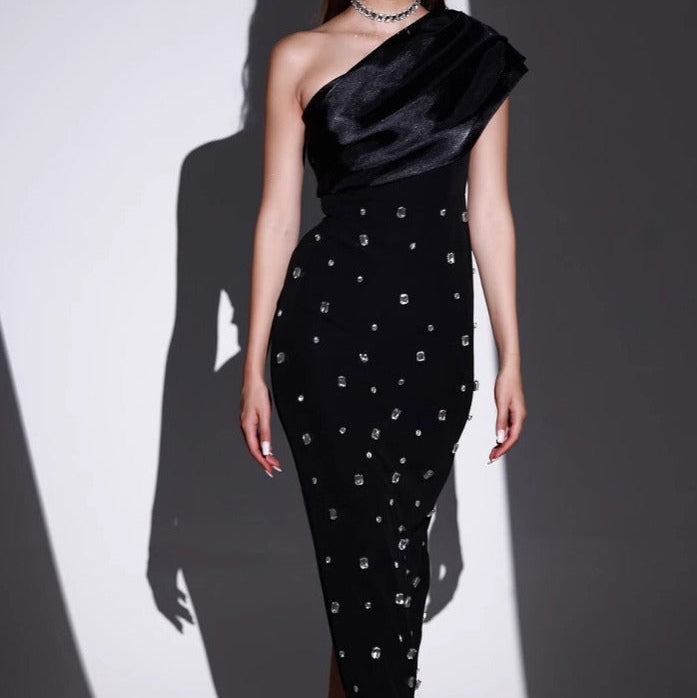 Lange damesjurk met strassteentjes asymmetrische halslijn elegante stijl - Vianey