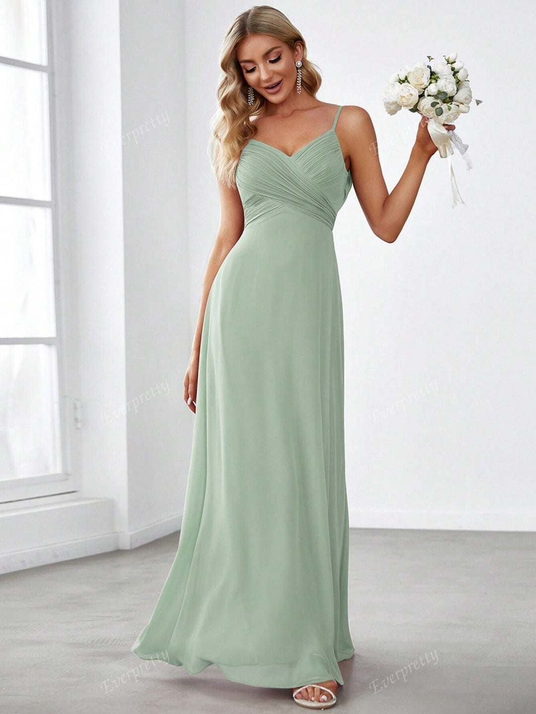 Lange elegante chiffon jurk met dunne bandjes - Estrella