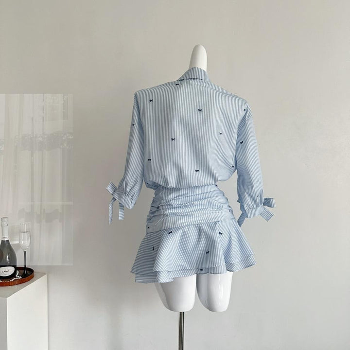 Gestreepte damesjurk met button down blouse en geplooide minirok - Norys