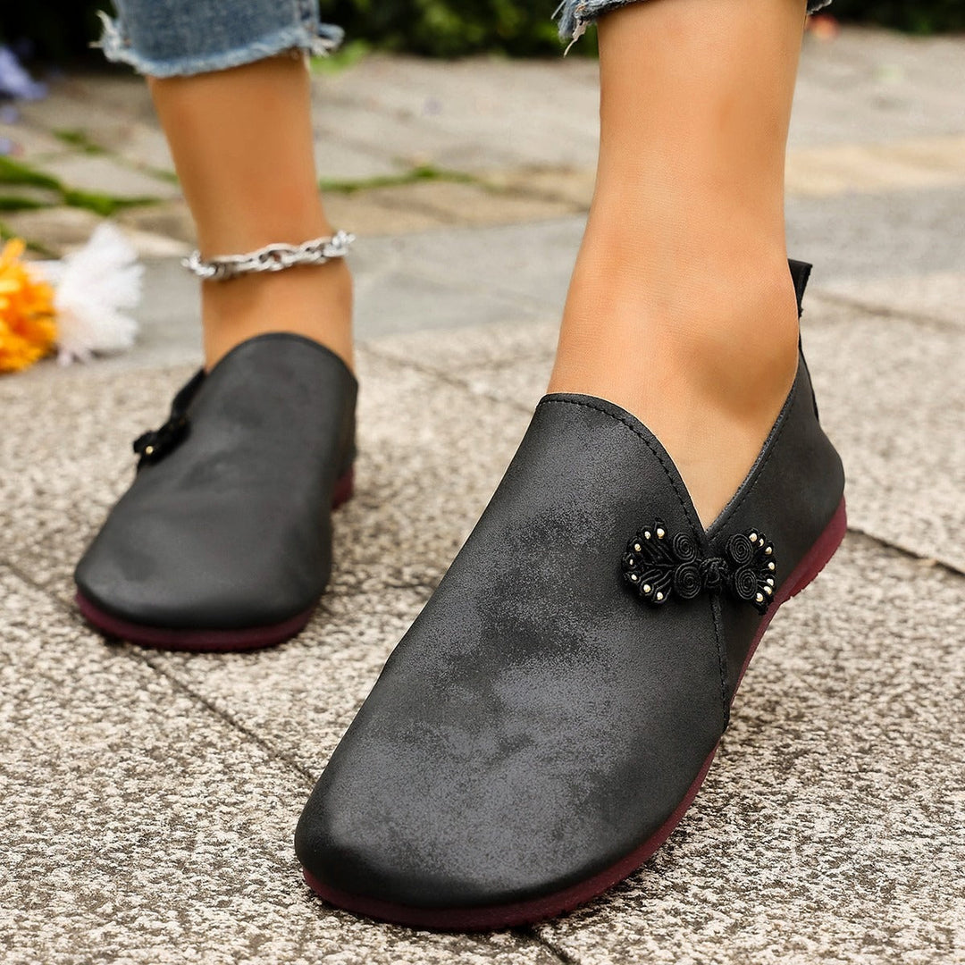 Platte damesloafers in retrostijl met handgemaakt borduurwerk - Elena