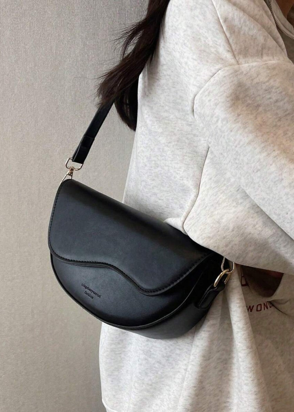 Halve maan tas in minimalistische stijl - Malibu
