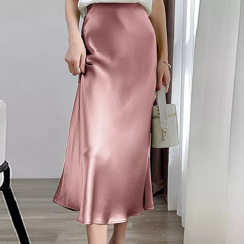 Elegante en vrouwelijke satijnen A-lijn rok met hoge taille, ideaal voor een verfijnde en geraffineerde look