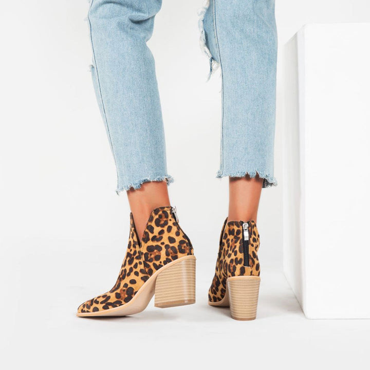 Kenia - Wild Puntige Teen Inkeping Chunky Hak Suede Enkellaarsjes